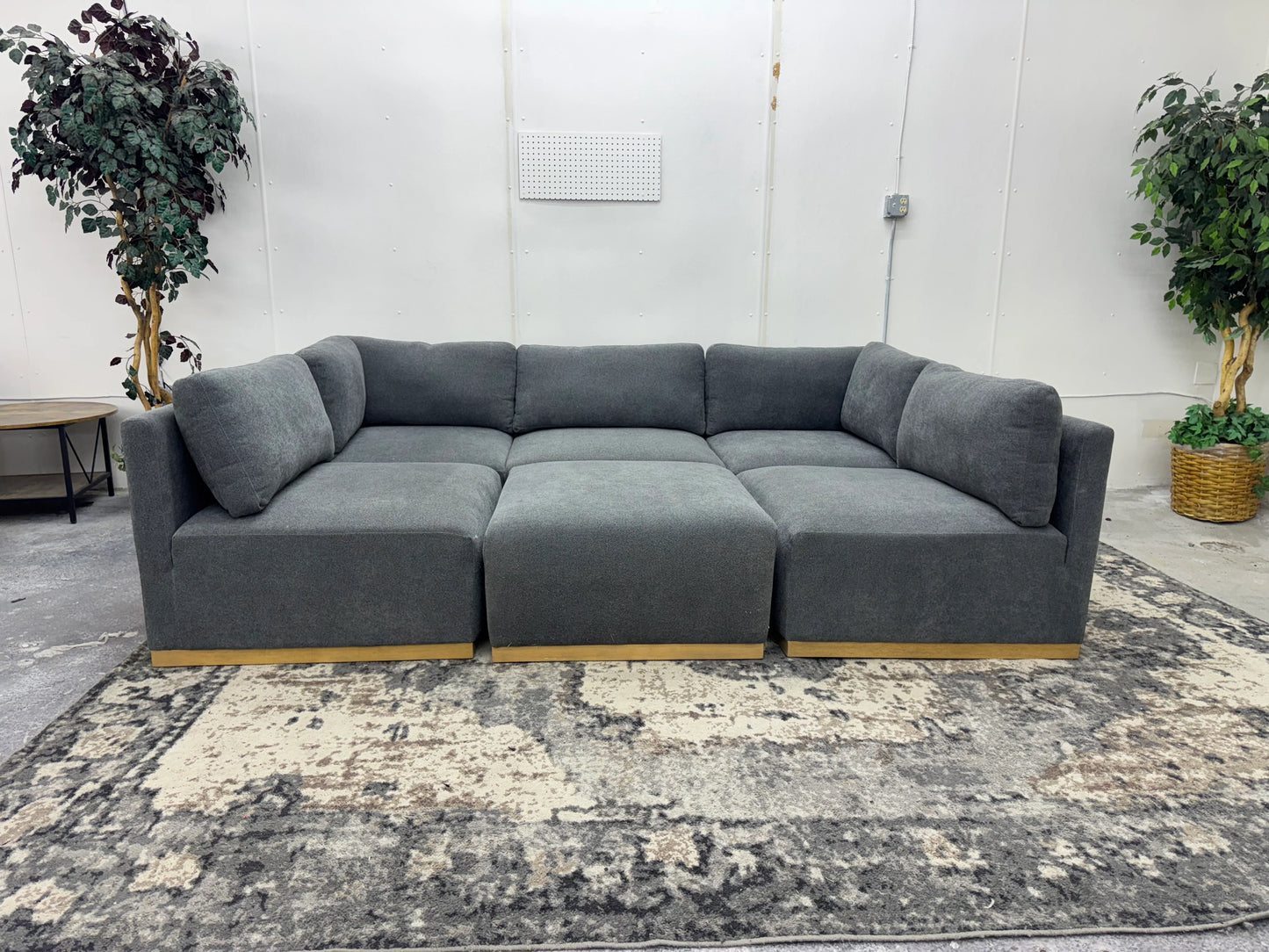 Henredon Murphy Fabric Modular Sectional with Ottoman