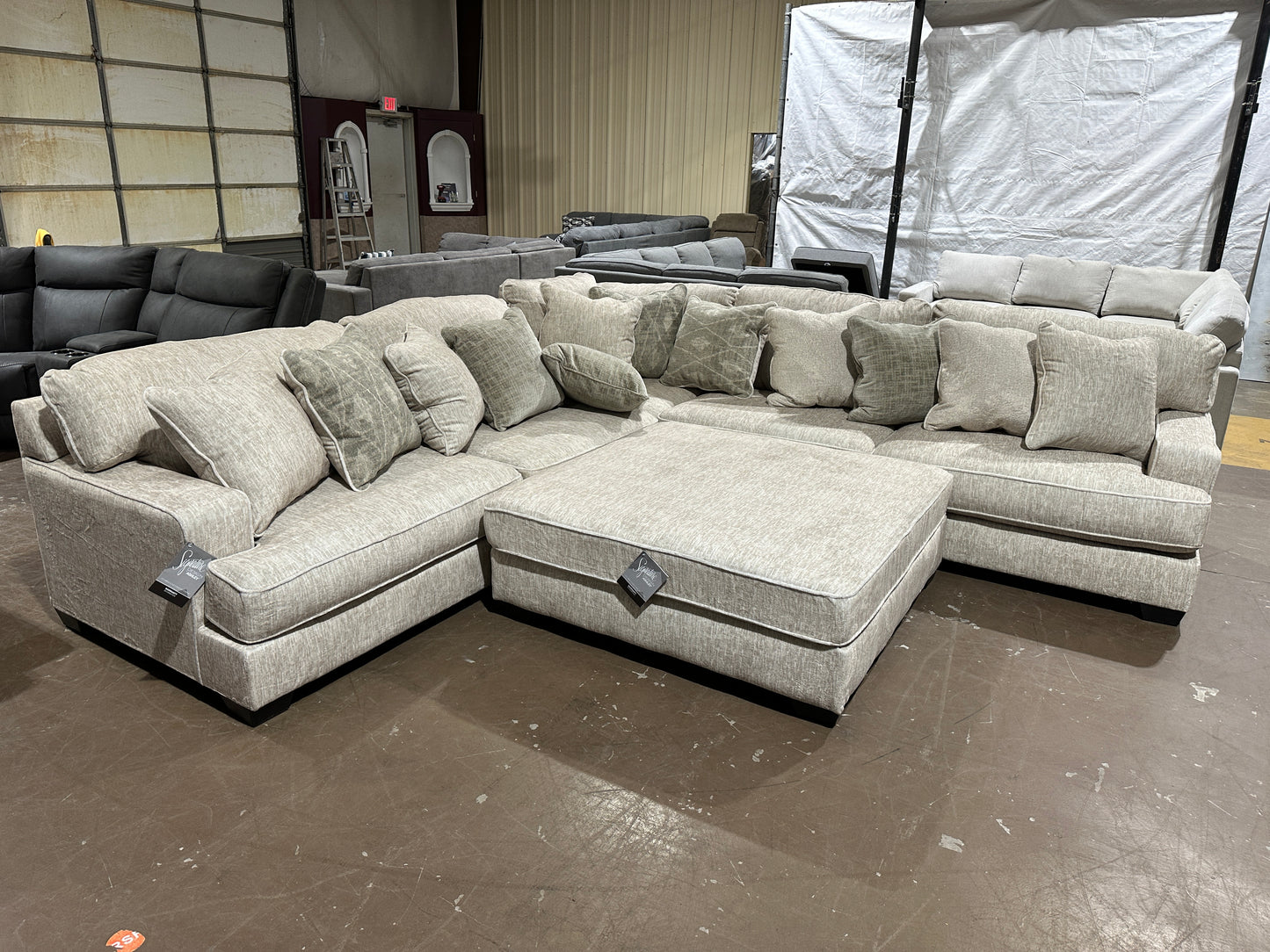 Rawcliffe 3-Piece Sectional with Ottoman