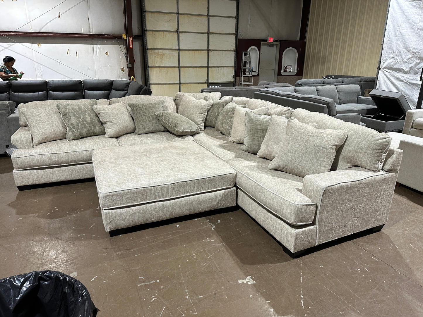 Rawcliffe 3-Piece Sectional with Ottoman