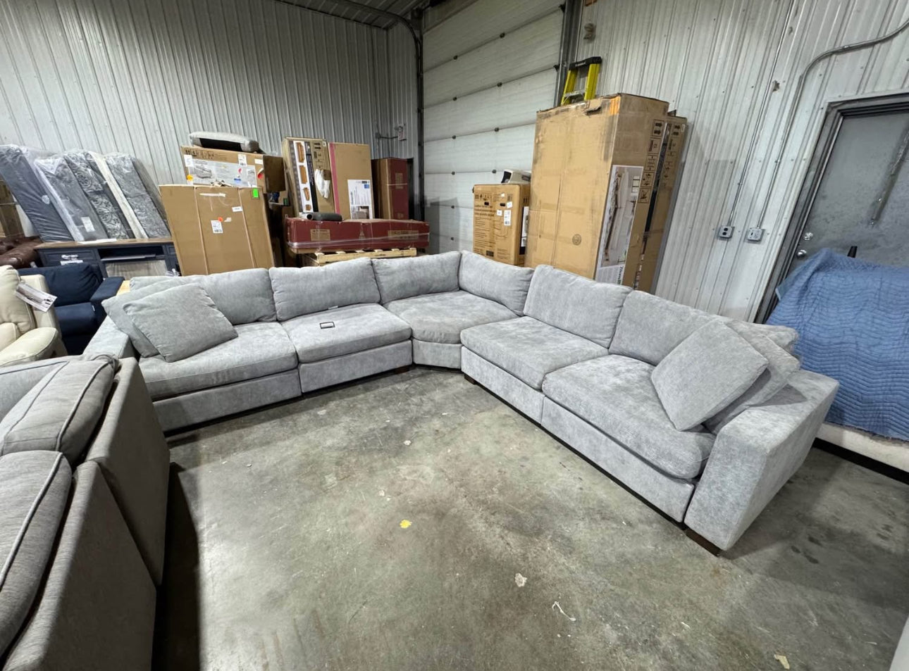 Henredon Selene 3-piece Sectional with Power Footrests