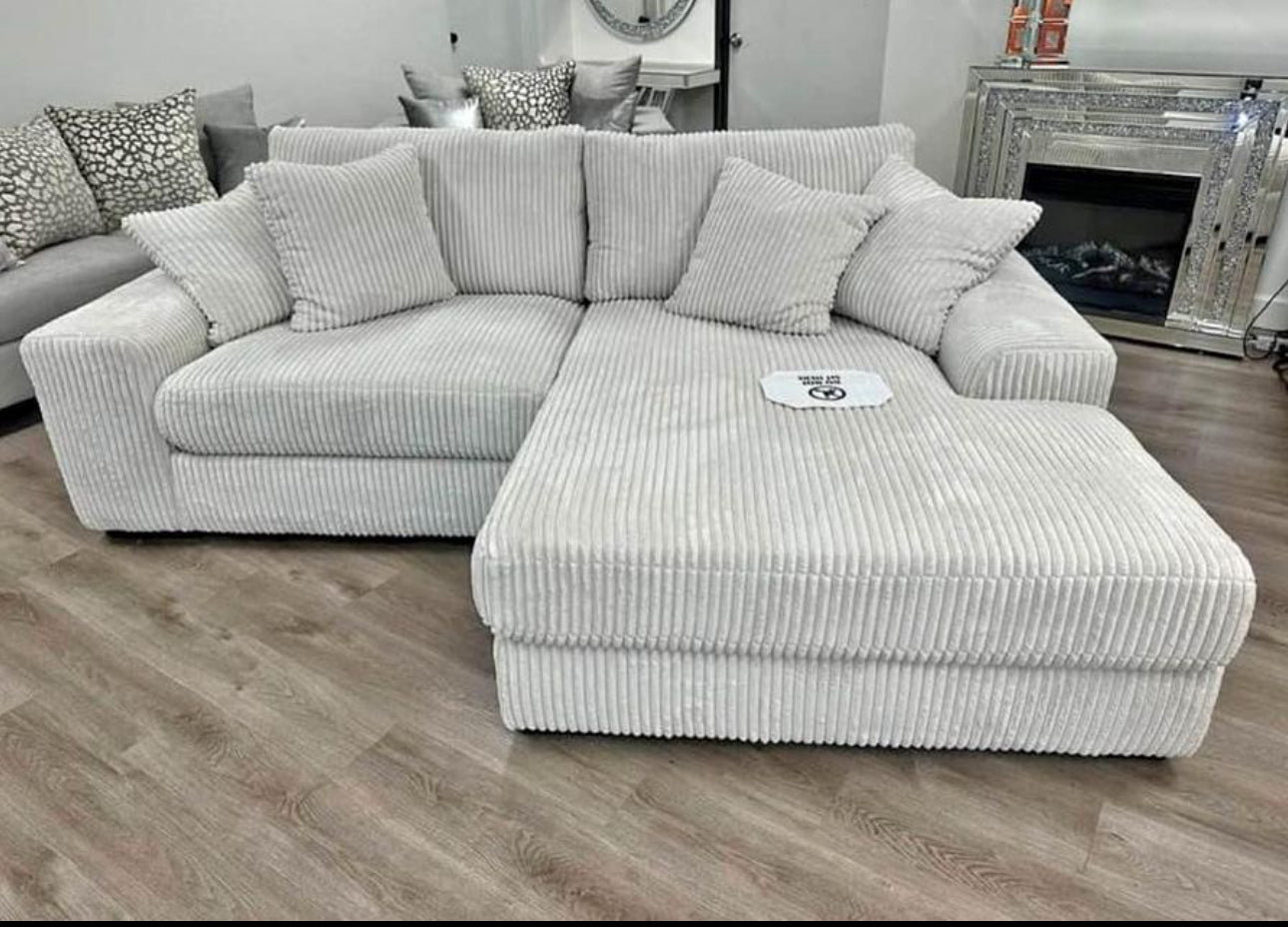 Financing Available ✅✅ & Delivery Available 2pc piece beige sectional