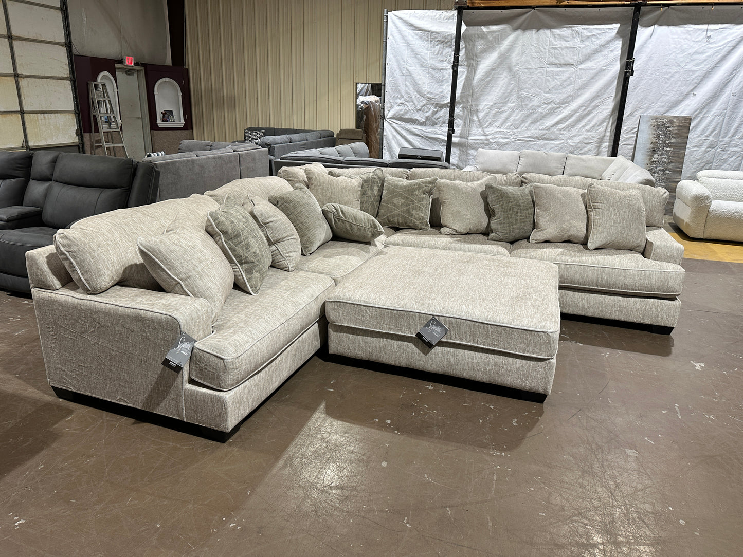 Rawcliffe 3-Piece Sectional with Ottoman
