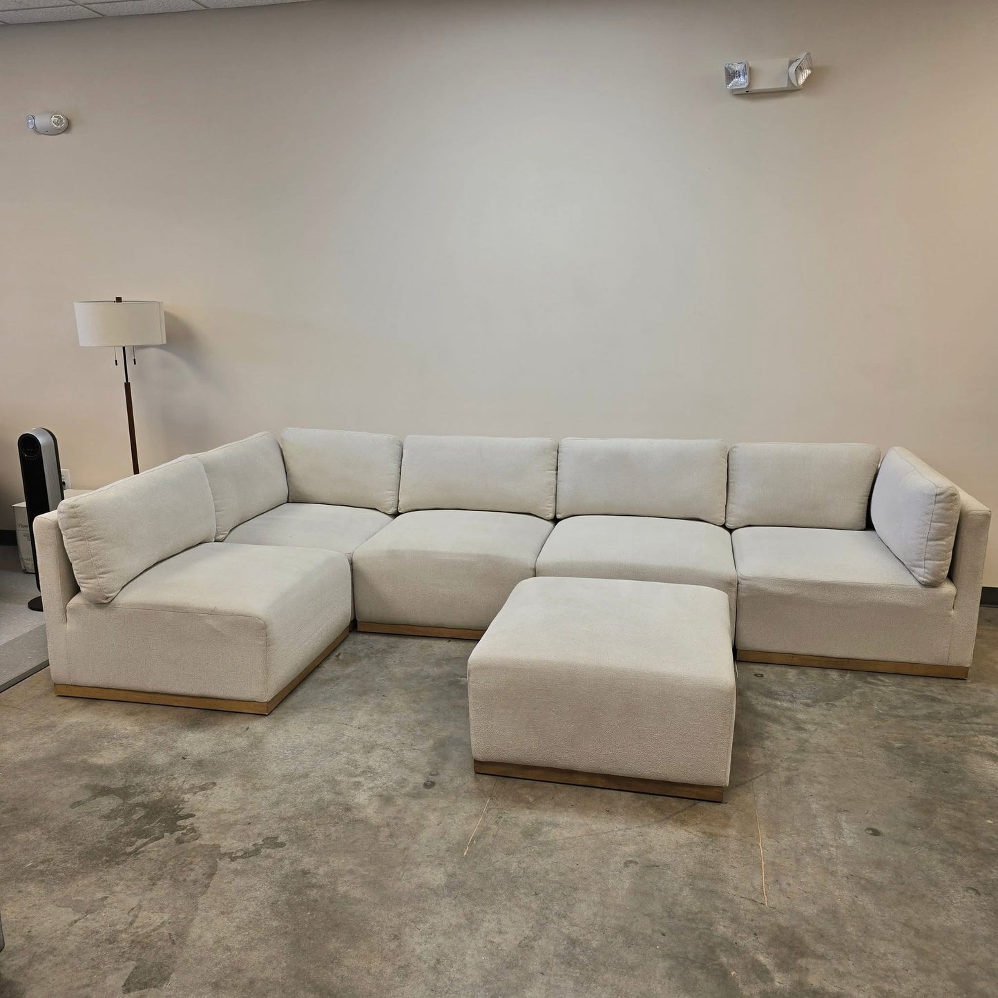 Henredon Murphy Fabric Modular Sectional with Ottoman Cream