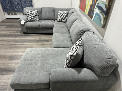Birkdale Court 3-Piece Sectional with Chaise