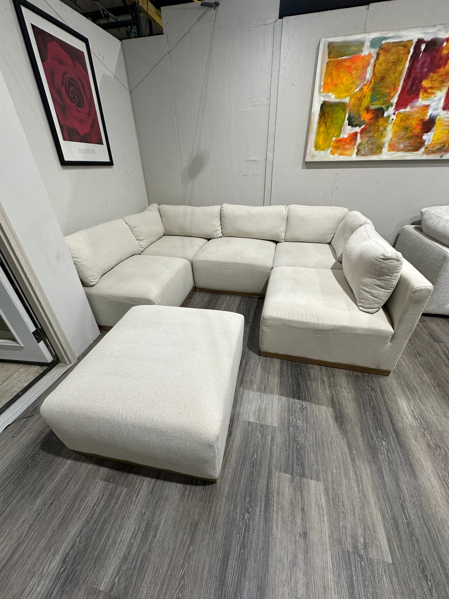 Henredon Murphy Fabric Modular Sectional with Ottoman Cream